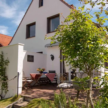 Haus Kuestenzauber Doese Holiday home *